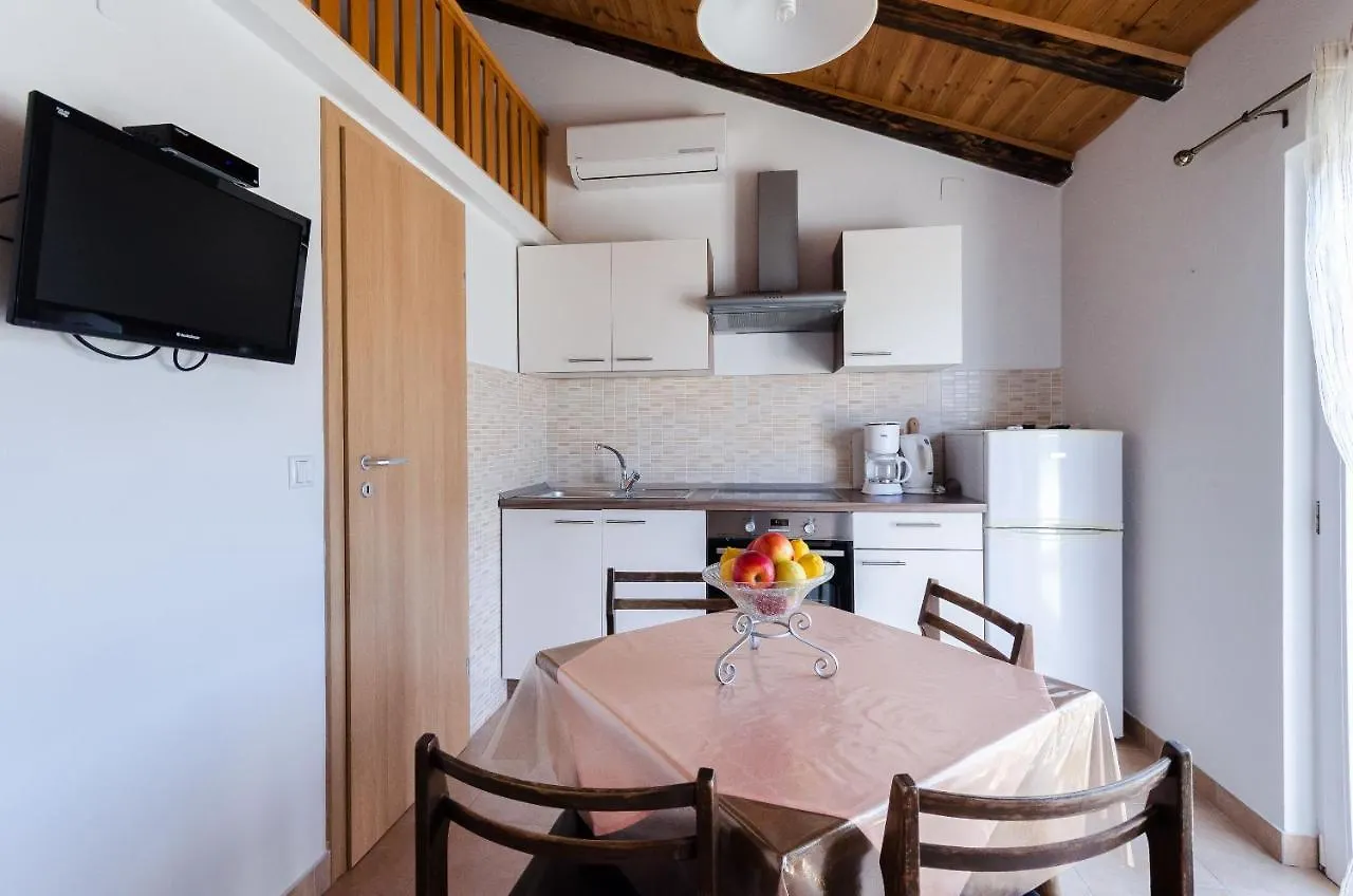 Apartment Marica Supetarska Draga Croatia