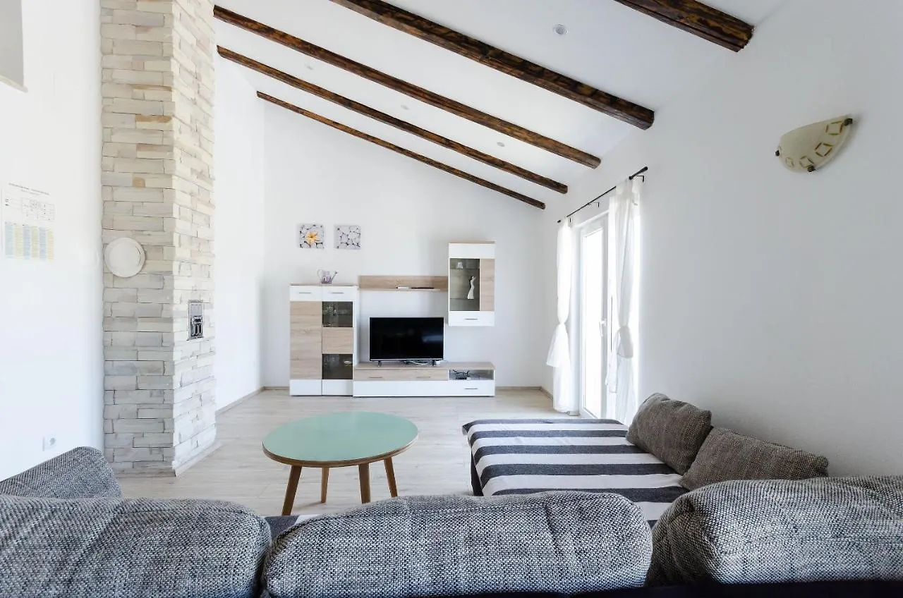 Apartment Marica Supetarska Draga 0*,  Croatia